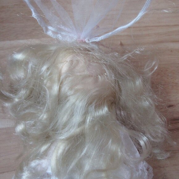 Precious Moments Bride 10" Doll - April - Vintage 1992 by Rose Art - Picture 10 of 10